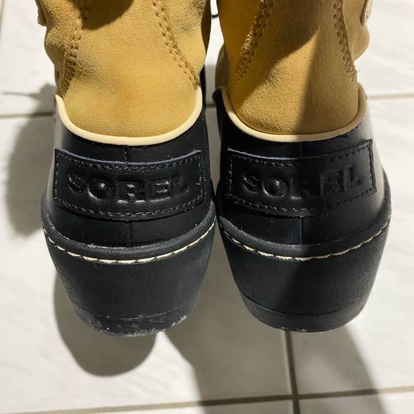 Womens Sorel Winter Boots - Picture 4 of 6